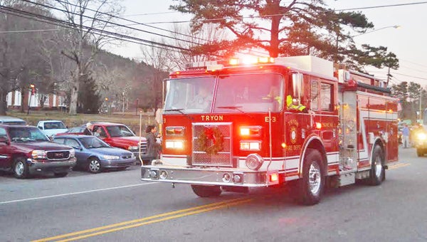 The Columbus Town Council expressed appreciation for the Christmas parade organized Dec. 18 by the Columbus Fire Department. (photo by Kiesa Kay) 