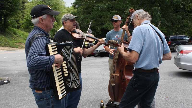 Art and music abound at the 14th annual Saluda Arts Festival - The