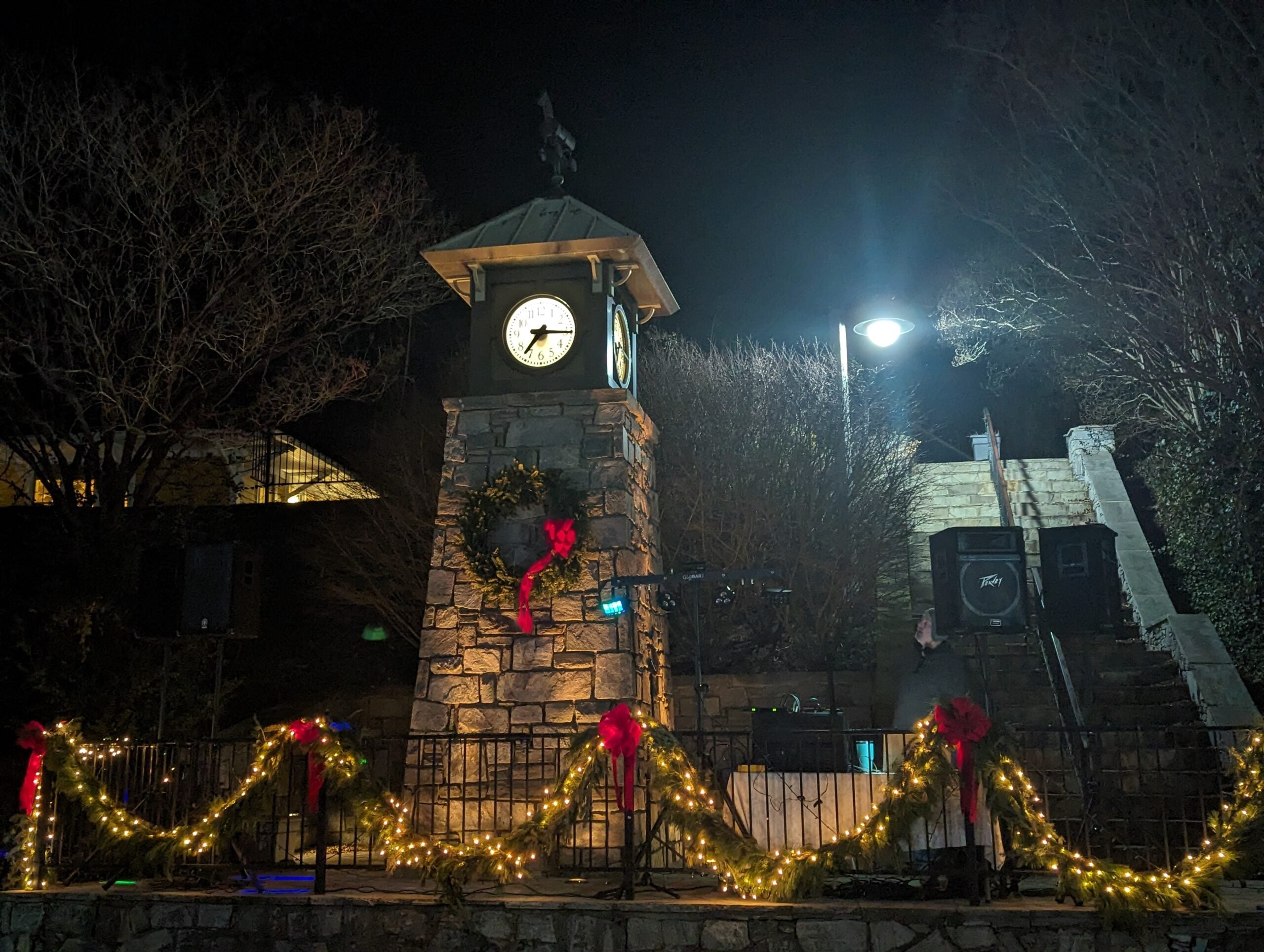 Crowd celebrates New Year's Eve at Tryon Midnight The Tryon Daily